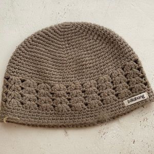 [ Billabong Tan Crocheted Beanie Winter Cap ] OS